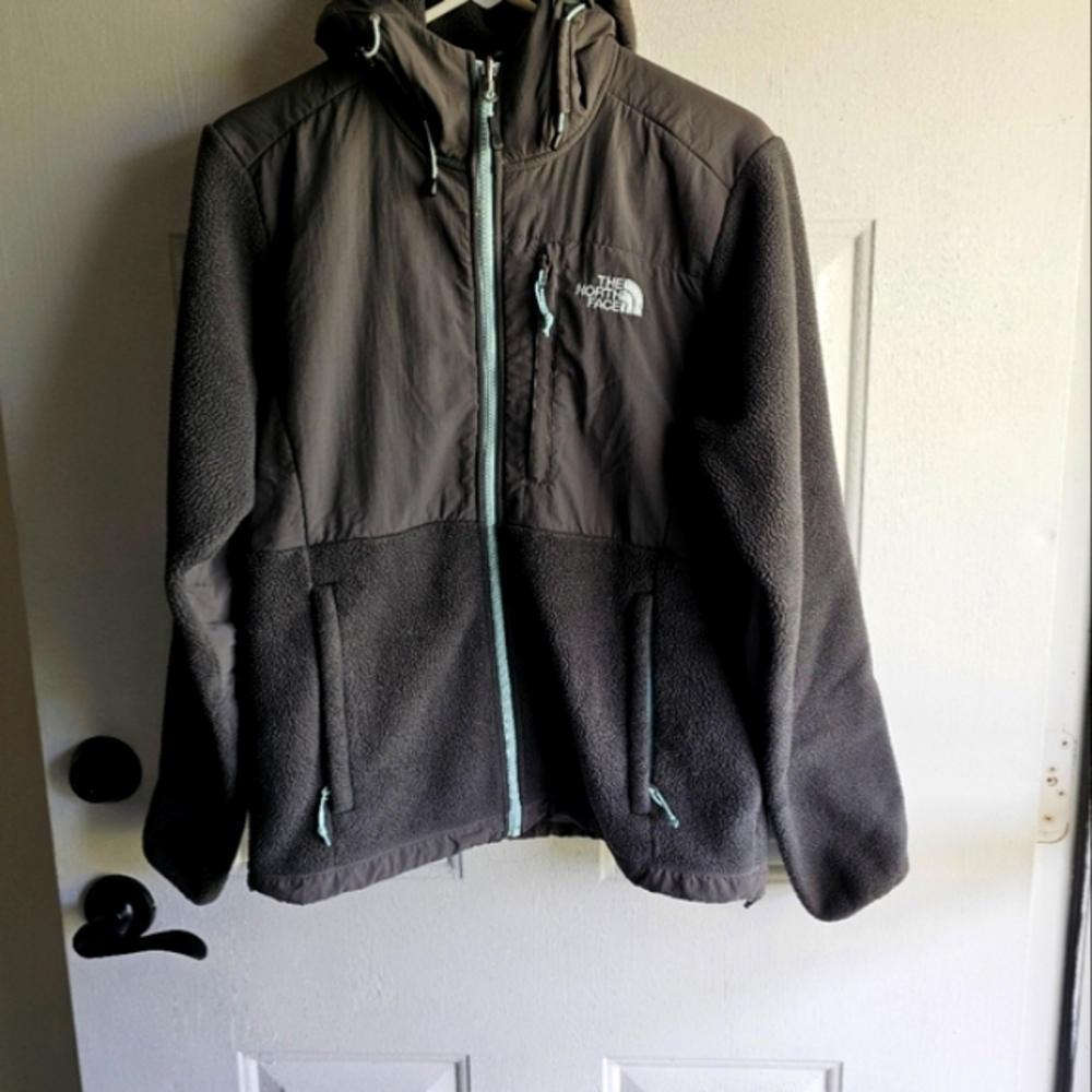 The North Face Womens Dark Gray  Denali Jacket With Hood - Picture 10 of 16
